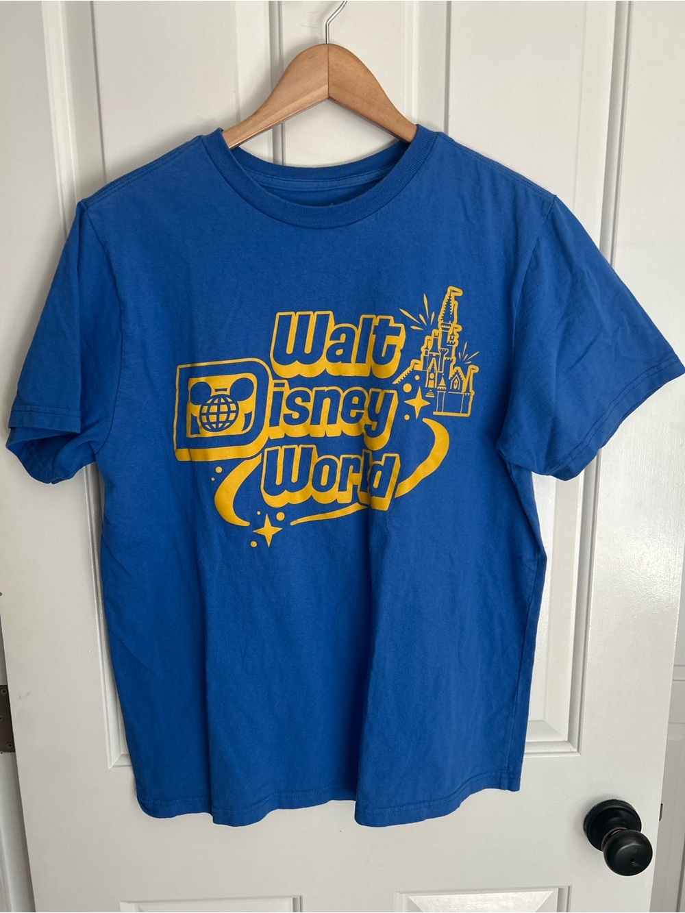 Classic Disney Blue Tee with Yellow Walt Disney World Graphic Size Large